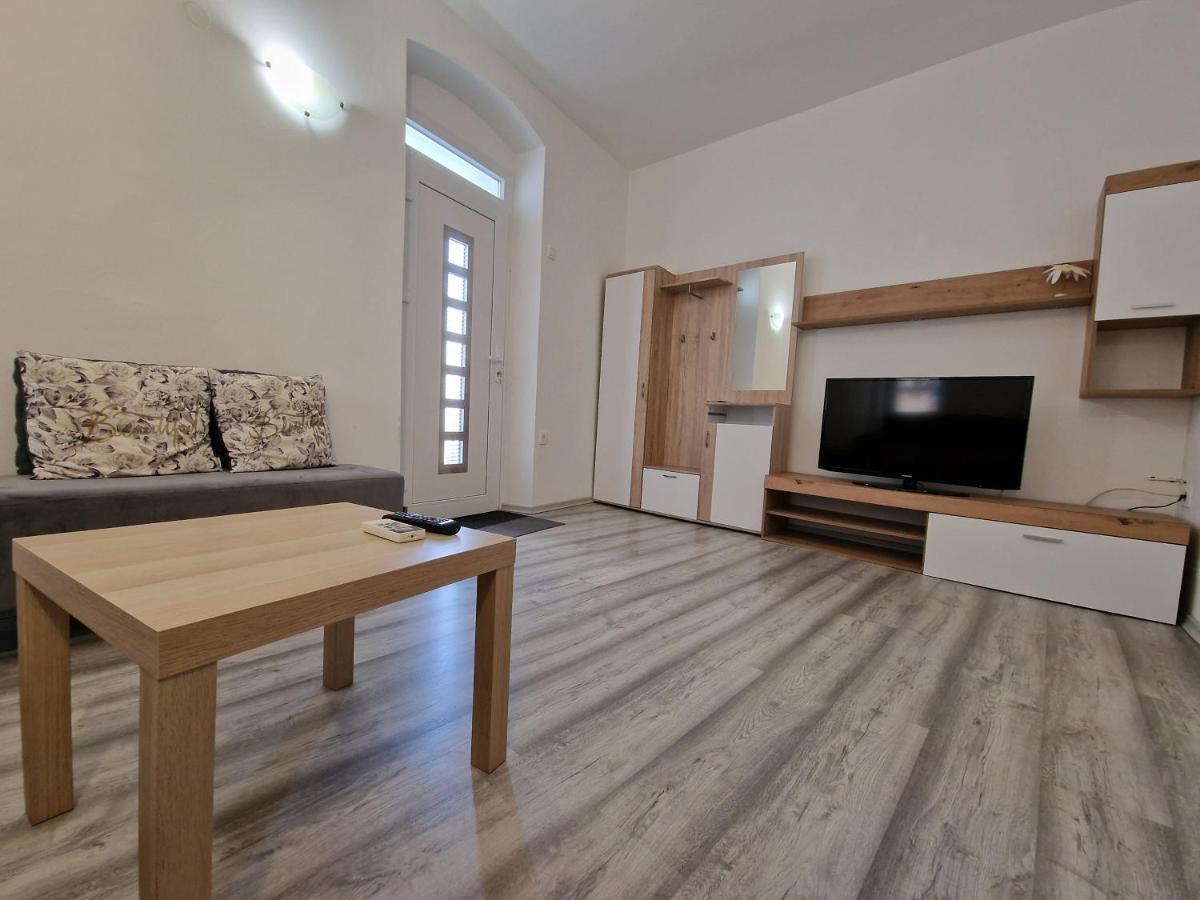 Secret Garden Apartment Копер Екстериор снимка